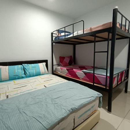 Kampong Tanah Merah  Pd Batu 9 Cocobay Apartment With Family מראה חיצוני תמונה